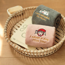 画像をギャラリービューアに読み込む, オーダーメイド 名入れタオル 刺繍入りフェイスタオル 赤ずきんと狼イラスト かわいい 柔らかい