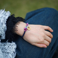 画像をギャラリービューアに読み込む, 写真入りブレスレット    手編み プレゼント