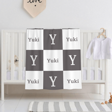 画像をギャラリービューアに読み込む, お名前入りブランケット | 出産祝いの贈り物 | 名前とイニシャル