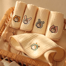 画像をギャラリービューアに読み込む, 【カスタマイズ可能】 アイコン お名前刺繍いりハンカチ ハンドタオル|ガーゼ 柔らかい 十二支 プレゼント 名入れ 大人気出産祝い