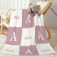 画像をギャラリービューアに読み込む, お名前入りブランケット | 出産祝いの贈り物 | 名前とイニシャル