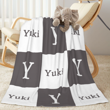 画像をギャラリービューアに読み込む, お名前入りブランケット | 出産祝いの贈り物 | 名前とイニシャル