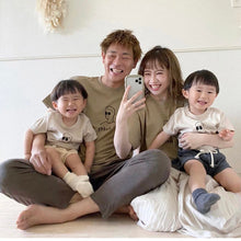 画像をギャラリービューアに読み込む, 【オーダーメイド】大人用Tシャツ☆名前入り☆ファミリーデザイン☆ 家族写真☆