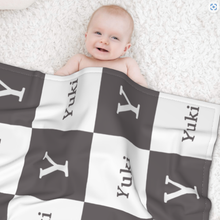 画像をギャラリービューアに読み込む, お名前入りブランケット | 出産祝いの贈り物 | 名前とイニシャル
