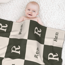 画像をギャラリービューアに読み込む, お名前入りブランケット | 出産祝いの贈り物 | 名前とイニシャル