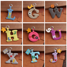 画像をギャラリービューアに読み込む, 【カスタム】名入れ 手作りの本革キーチェーン|アルファベット バッグチャーム|誕生日ギフト 記念品