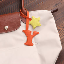 画像をギャラリービューアに読み込む, 【カスタム】名入れ 手作りの本革キーチェーン|アルファベット バッグチャーム|誕生日ギフト 記念品