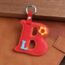 画像をギャラリービューアに読み込む, 【カスタム】名入れ 手作りの本革キーチェーン|アルファベット バッグチャーム|誕生日ギフト 記念品