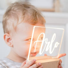 画像をギャラリービューアに読み込む, お出産祝い 名入りLEDライト | 出産祝いの贈り物 |   誕生日ギフトー