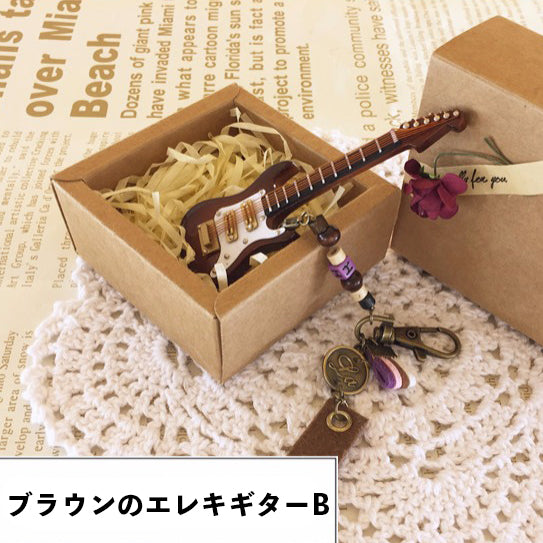 レラワッカ様オーダー品【名入れ無料】ギターキーホルダー imgrc0117175513.jpg